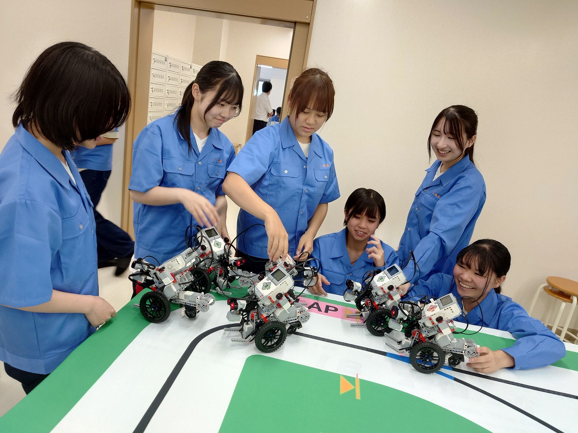 情報工学科