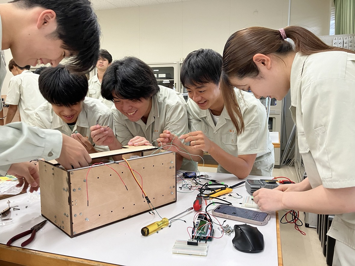 電子制御工学科